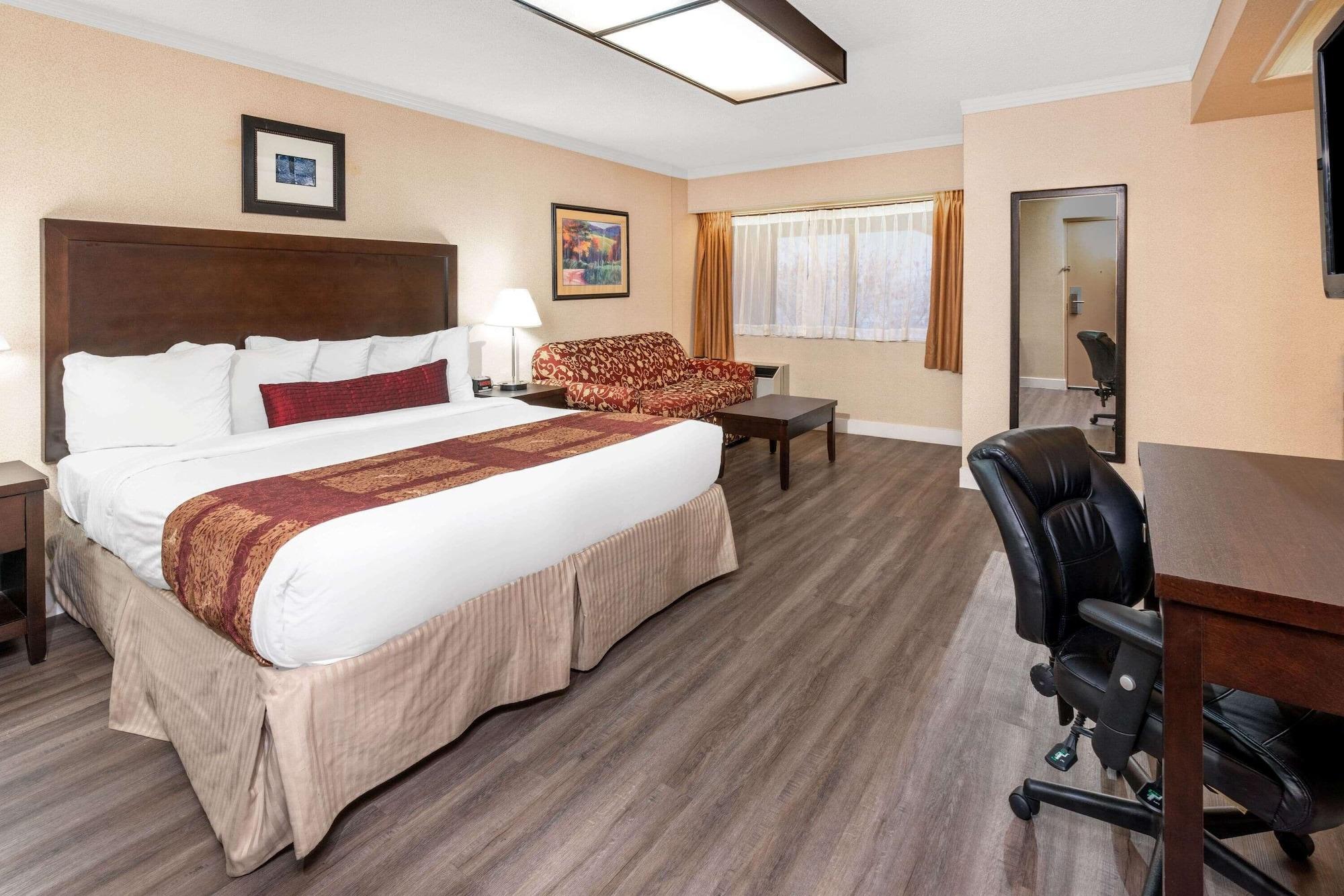 Hotel Ramada By Wyndham Coquitlam Exterior foto